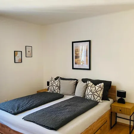 Beim Schloss Ort Mit Balkon Und Parkplatz * Gmunden