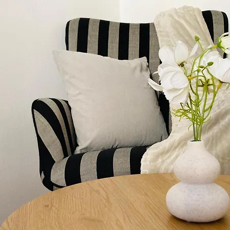 Beim Schloss Ort Mit Balkon Und Parkplatz グムンデン