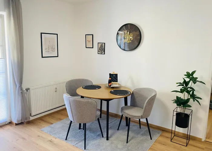 Beim Schloss Ort Mit Balkon Und Parkplatz * Gmunden